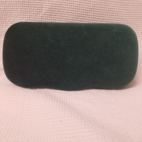 Gucci Green Velour Sunglass Case - Picture 6 of 12